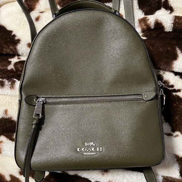 Pre loved olive Coach backpack - Picture 2 of 10
